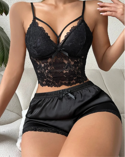 Ensemble Pyjama "Lucy" – Top en Dentelle Florale & Short Satiné Noir