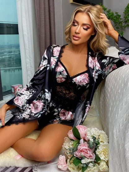 Coffret Sommeil "Midnight Rose" – Ensemble 3 Pièces : Peignoir, Top Dentelle & Short Satiné